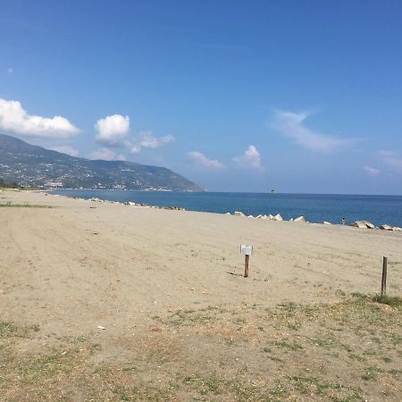Giardino Sul Mare Bed & Breakfast Patti Luaran gambar